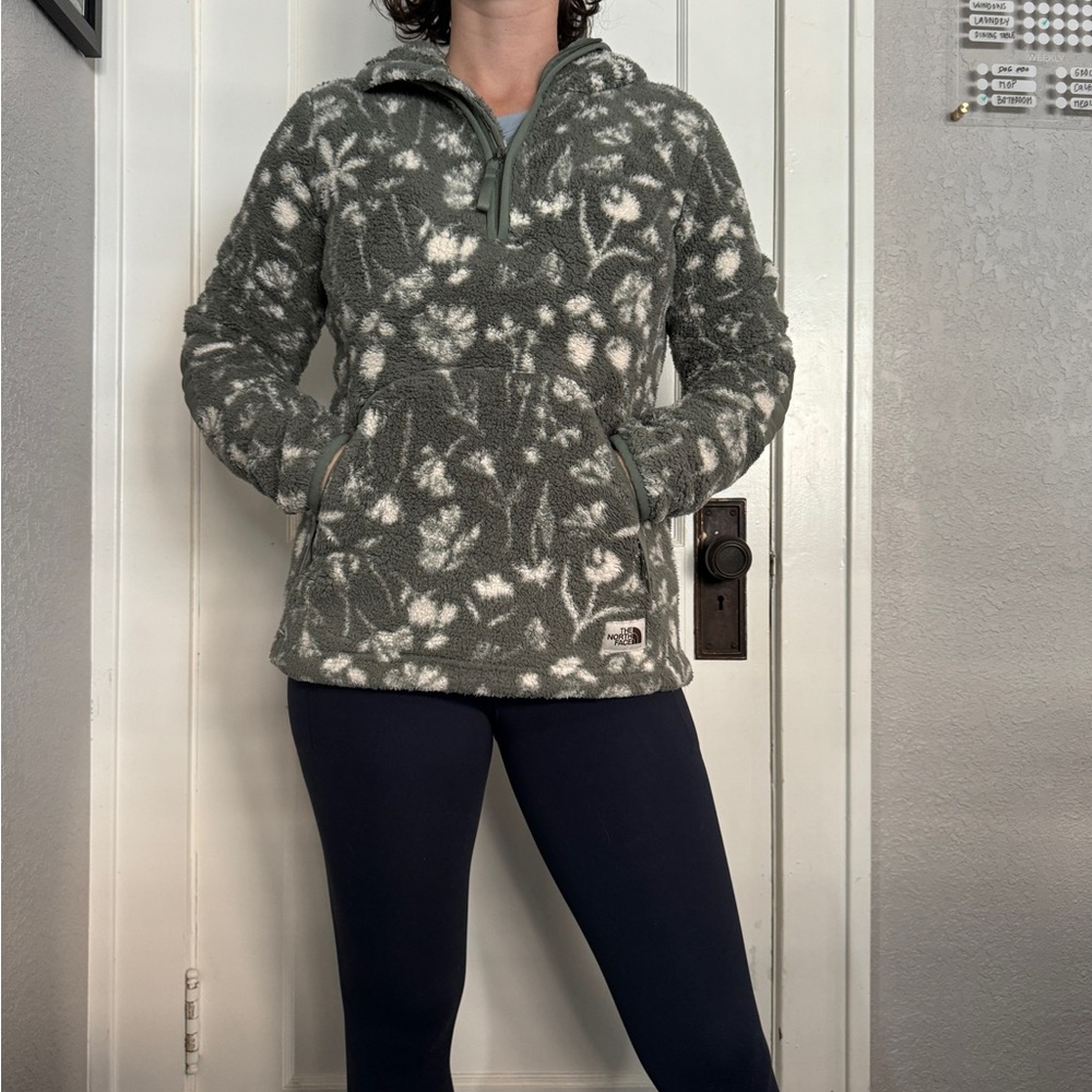 Patagonia Women's Green Floral Fleece Pullover
